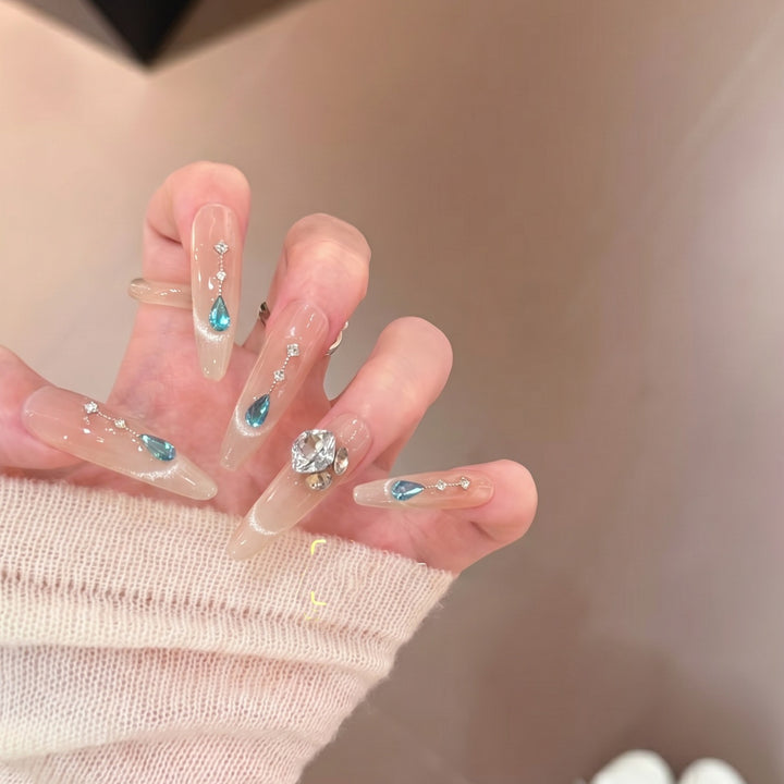 Glamourös Press-On Nagelkunstset mit Kristallverzierungen Karnz