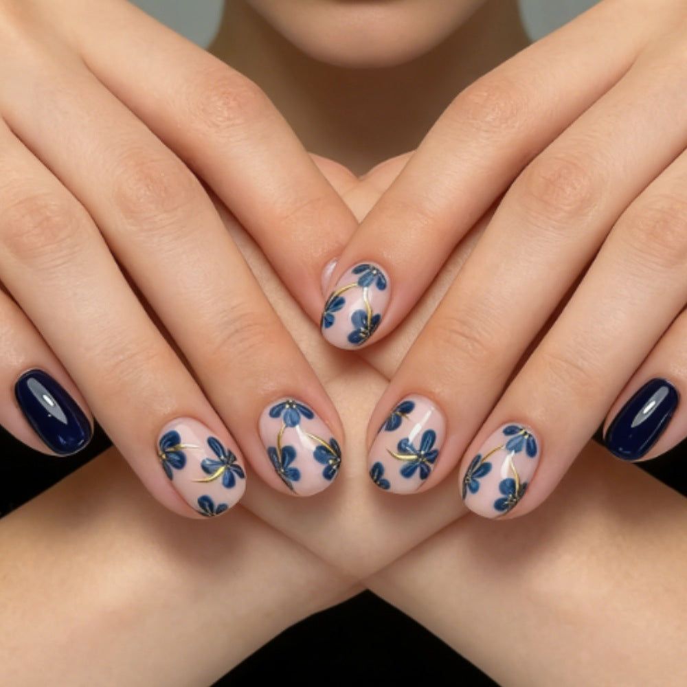 Schickes mandelförmiges Press-On-Nagelset Karnz