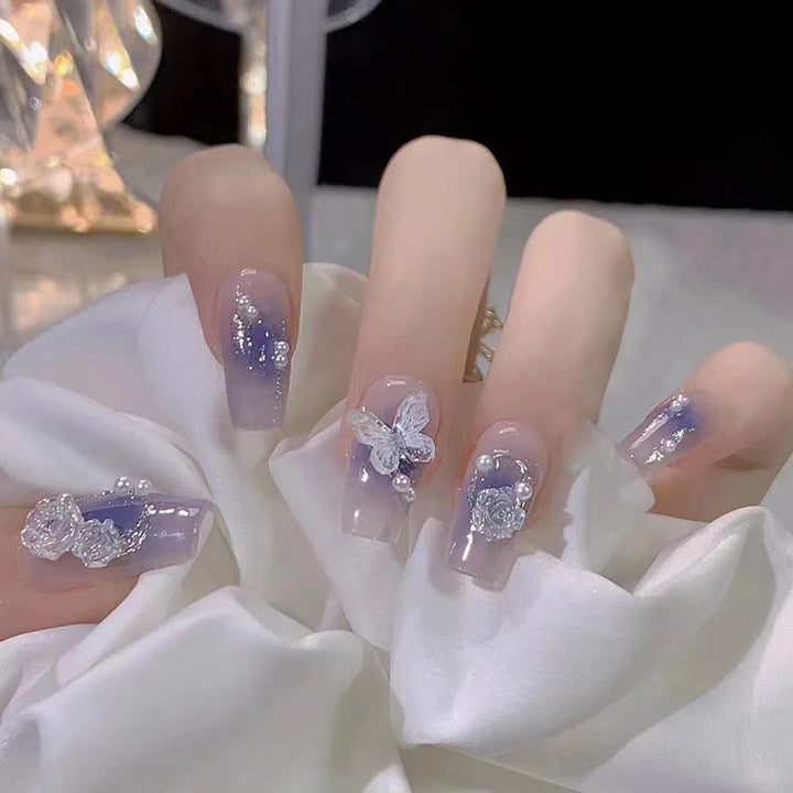 Glamouröse Herz-Nagelspitzen Karnz