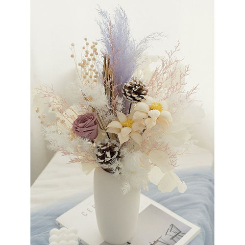 Elegante Trockenblumenarrangement