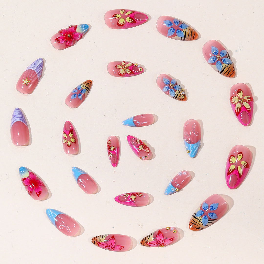 Künstlerische 3D Blumen Nagelerweiterungen Karnz