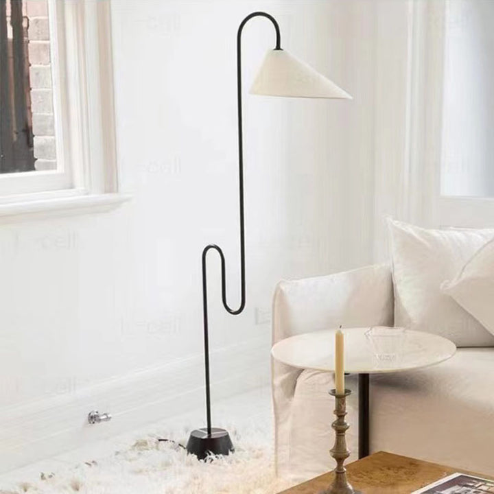 Moderne Curve Stehlampe