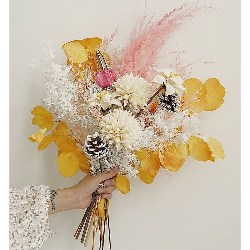 Elegante Trockenblumenarrangement