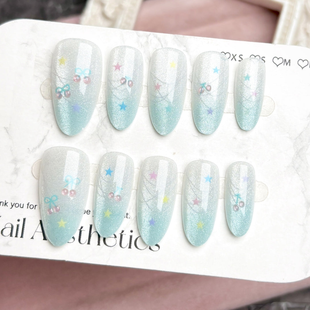 Künstlerisches Funkeln Press-On Nageldesign