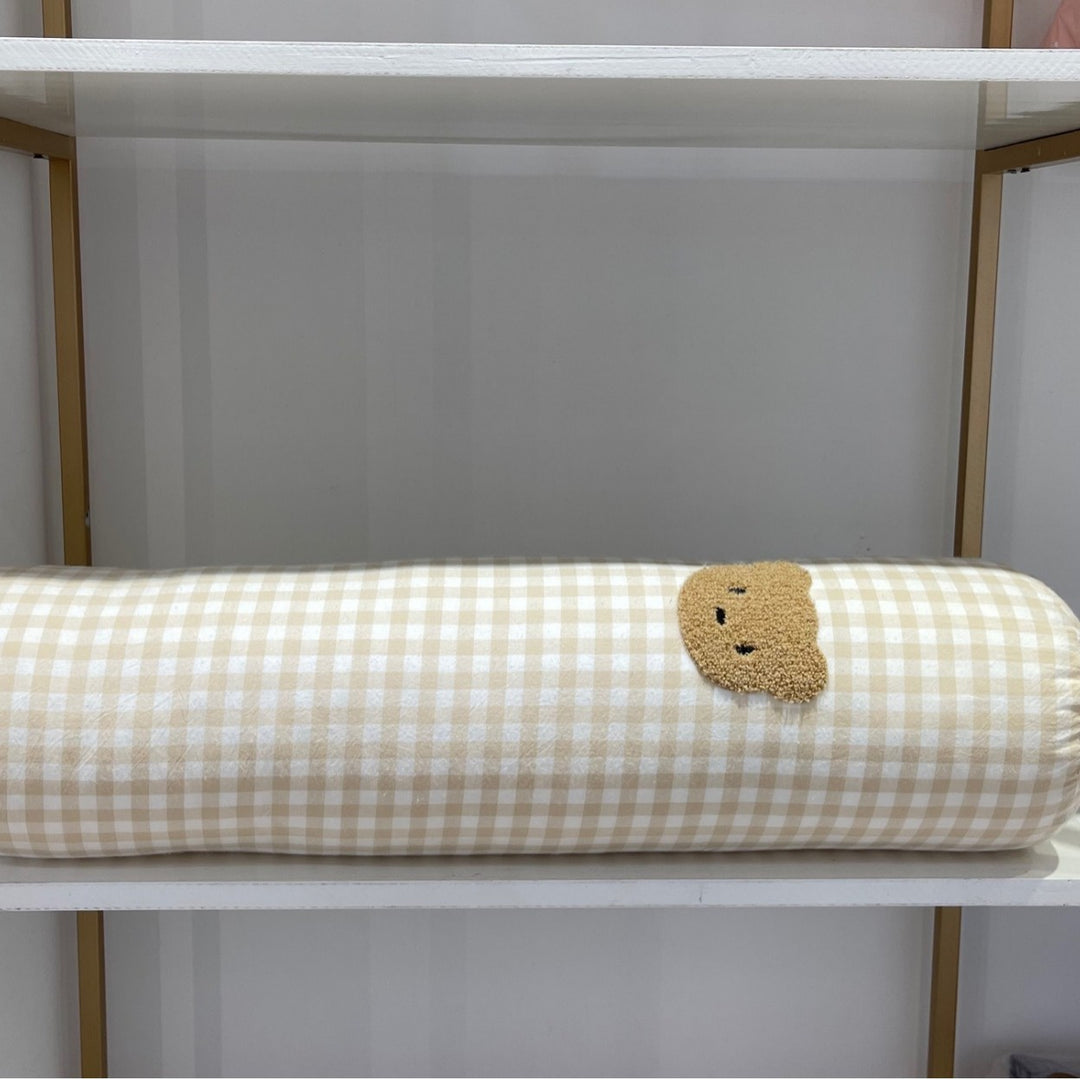 Gepolstertes Steppbett-Set mit gestickten Bärenapplikationen und Nackenrolle