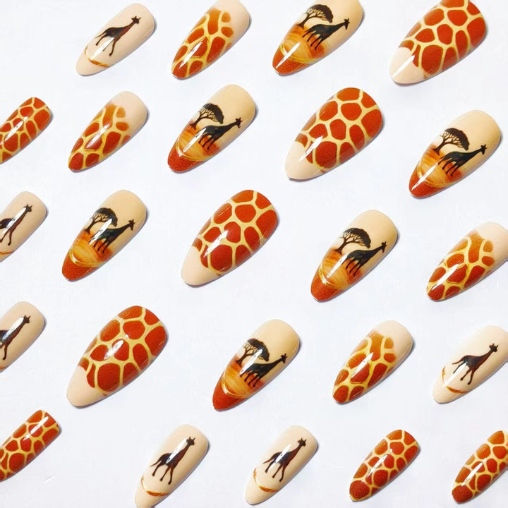 Kunstnägel mit Tiermotiv und Giraffen-Design Karnz
