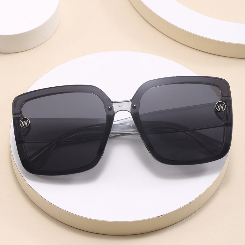 Damen modische quadratische Sonnenbrille mit extravagantem Design Karnz