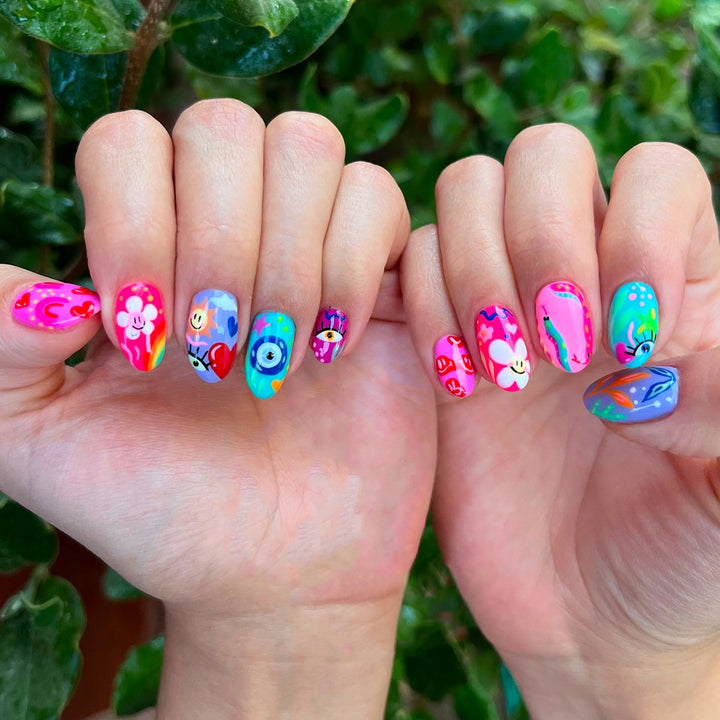 Kreative und bunte Nagelkunst Karnz