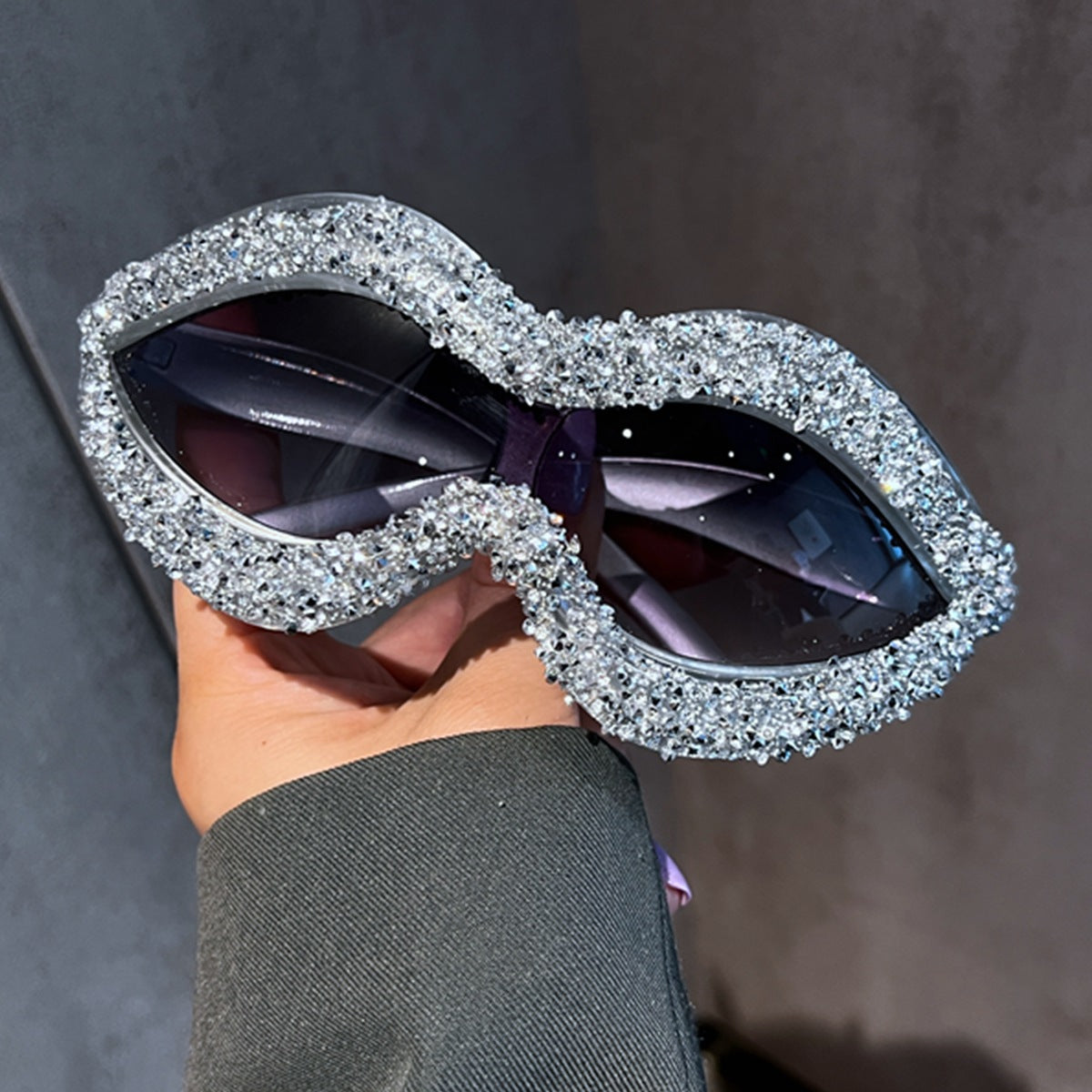 Damen statement Sonnenbrille mit funkelndem Strassbesatz Karnz