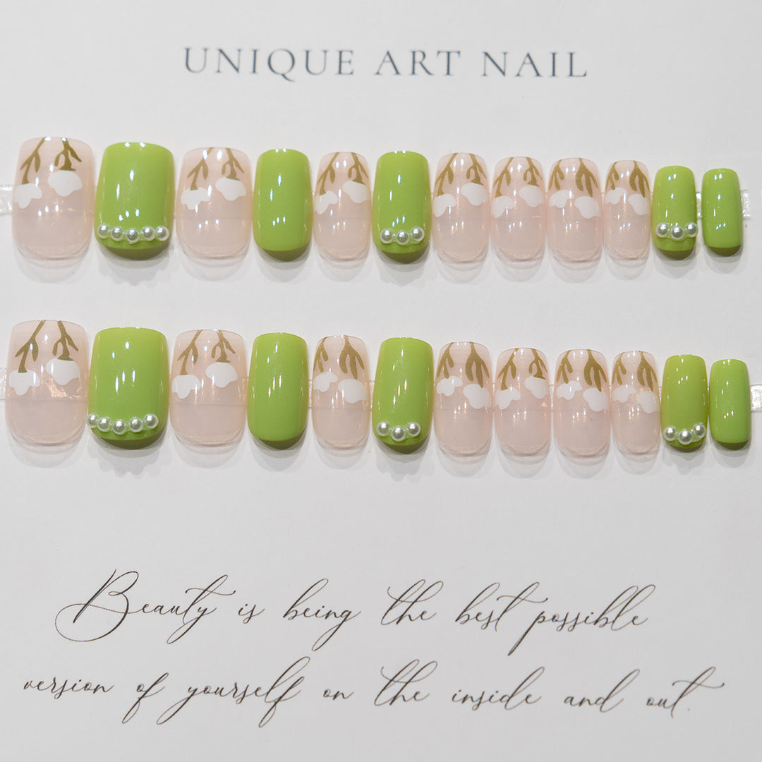 Künstlerisches Florales Acryl-Nageldesign