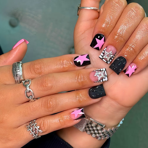 Künstlerisches Press-On-Nagelset mit Stern- und Edelsteindetails Karnz