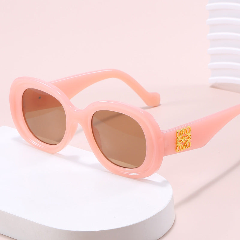Damen modische Vintage-Sonnenbrille mit besonderen Verzierungen Karnz