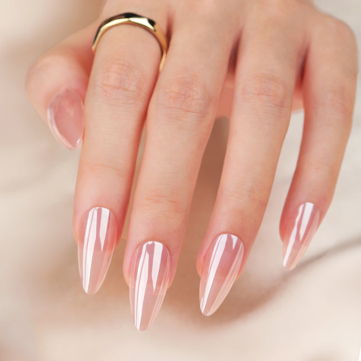 Elegante Stiletto-Nägel mit hochglänzendem Finish Karnz