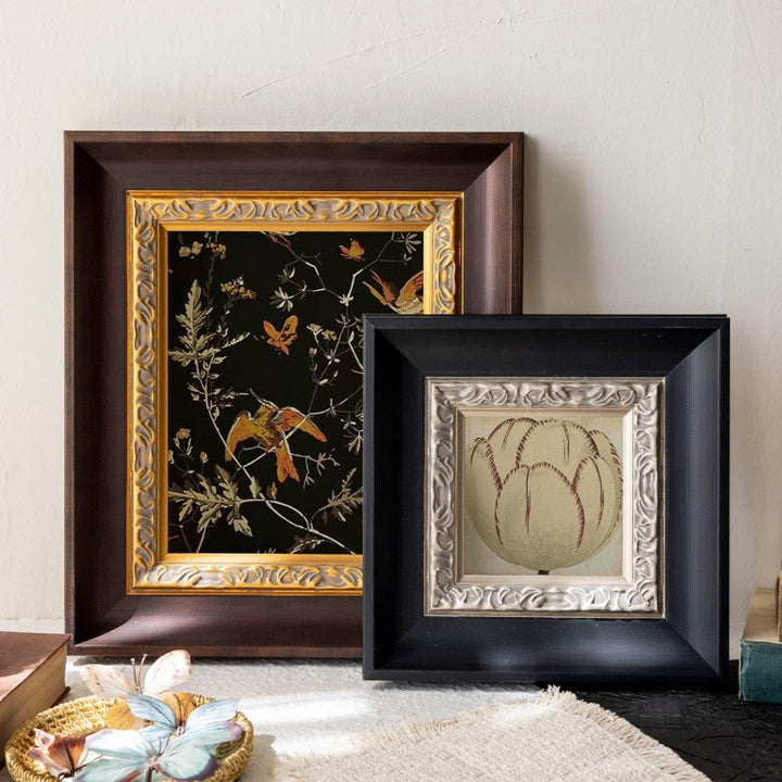 Wandkunst mit ornamentalem Rahmen