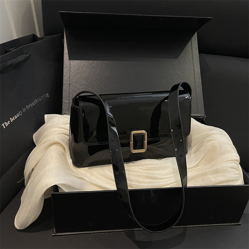 Elegante Lackleder-Handtasche