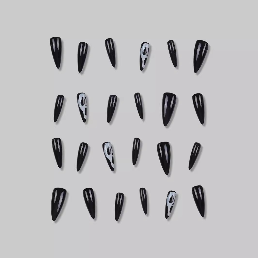 Künstlerische Stiletto Press-On Nägel mit Gespenst Design Karnz