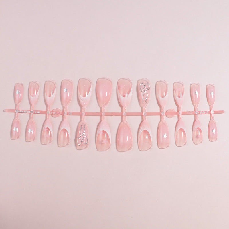Premium Press-On Nail Set mit dekorativen Akzenten Karnz