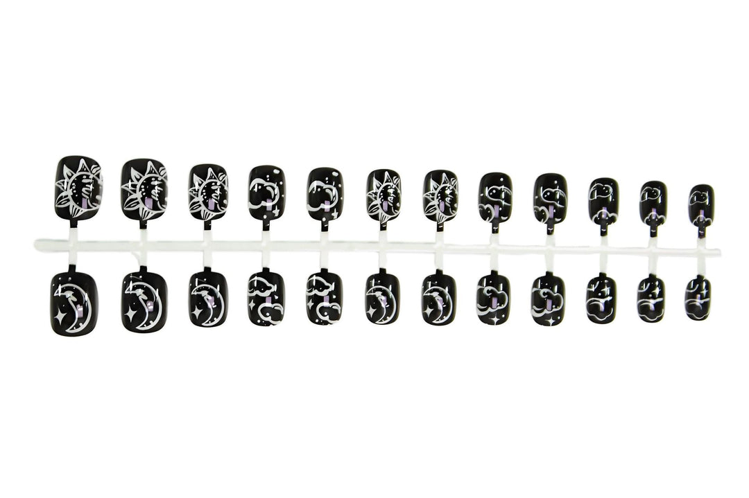 Kunstnagelset mit mystischen Tierdesigns Karnz