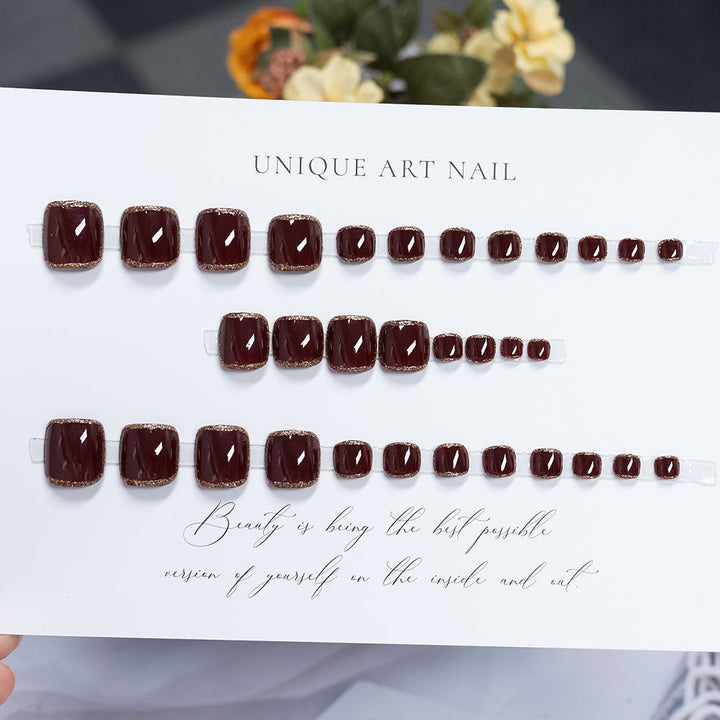 Glamouröse dekorative Pediküre Nagelkunst
