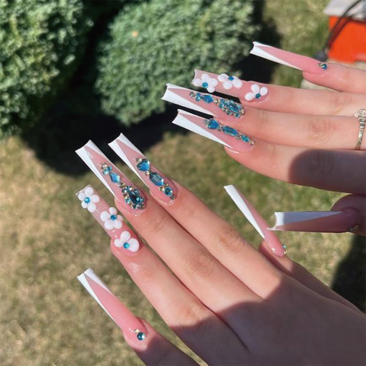 Dekorativer floraler Press-On-Nägelset mit Strass Karnz