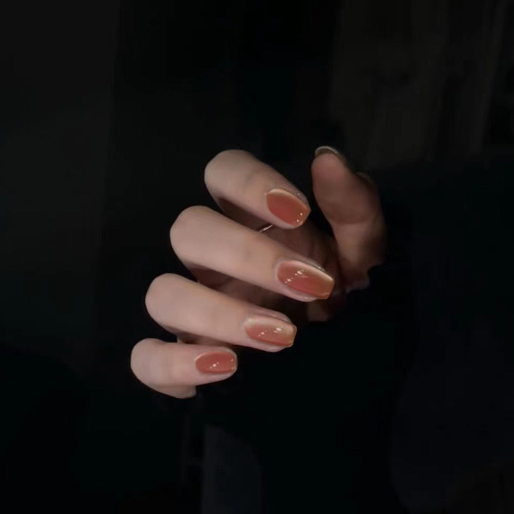 Elegante und raffinierte Nagelkunst Karnz