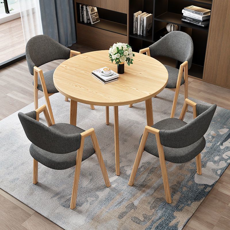Esszimmerstuhl mit ergonomischer Polsterung und modernem Design Karnz