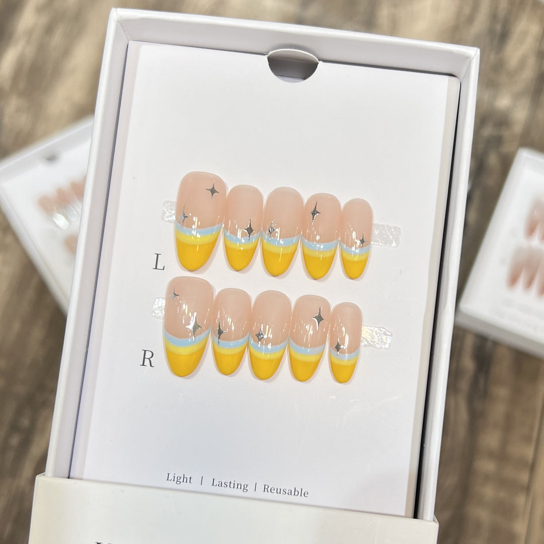 Stylisches Press-On-Nagelset mit einzigartigem bunten Design Karnz