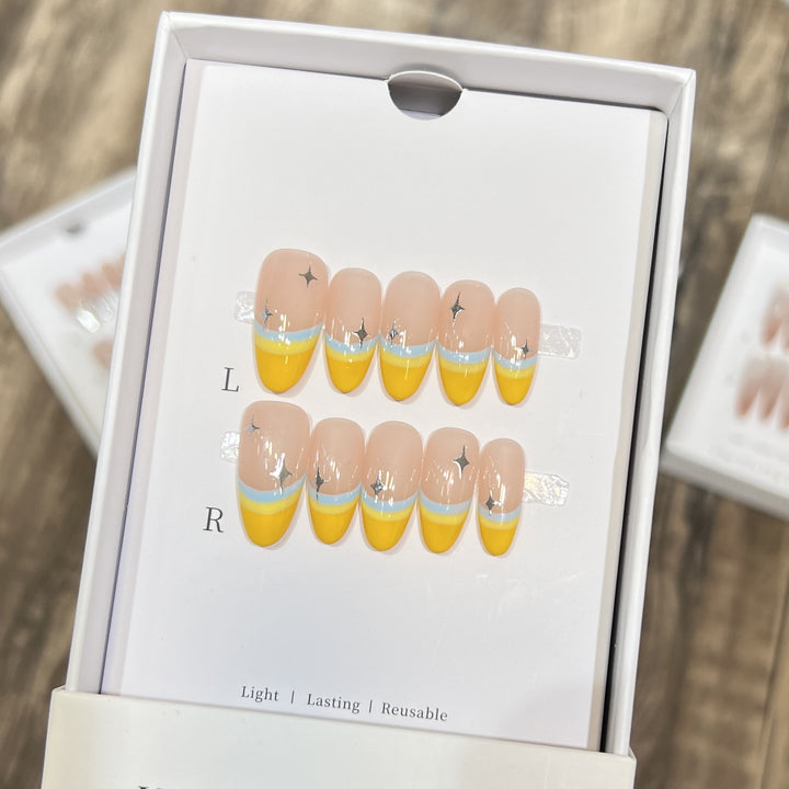 Stylisches Press-On-Nagelset mit einzigartigem bunten Design Karnz
