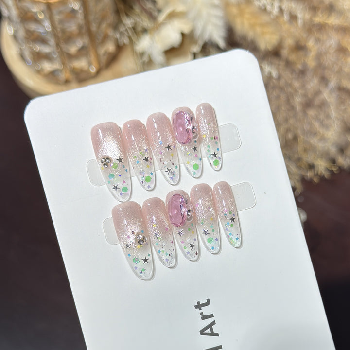 Dekoratives Press-On Nagelkunst Set Karnz