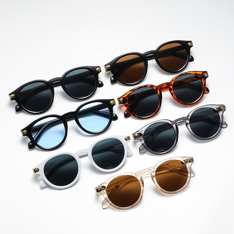 Damen modische Sonnenbrille mit transparentem Rahmen und robusten Gläsern Karnz