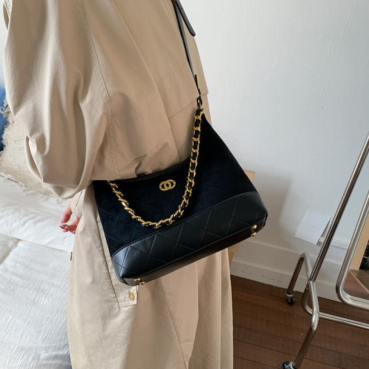 Gepolsterte Wildleder Schultertasche Karnz