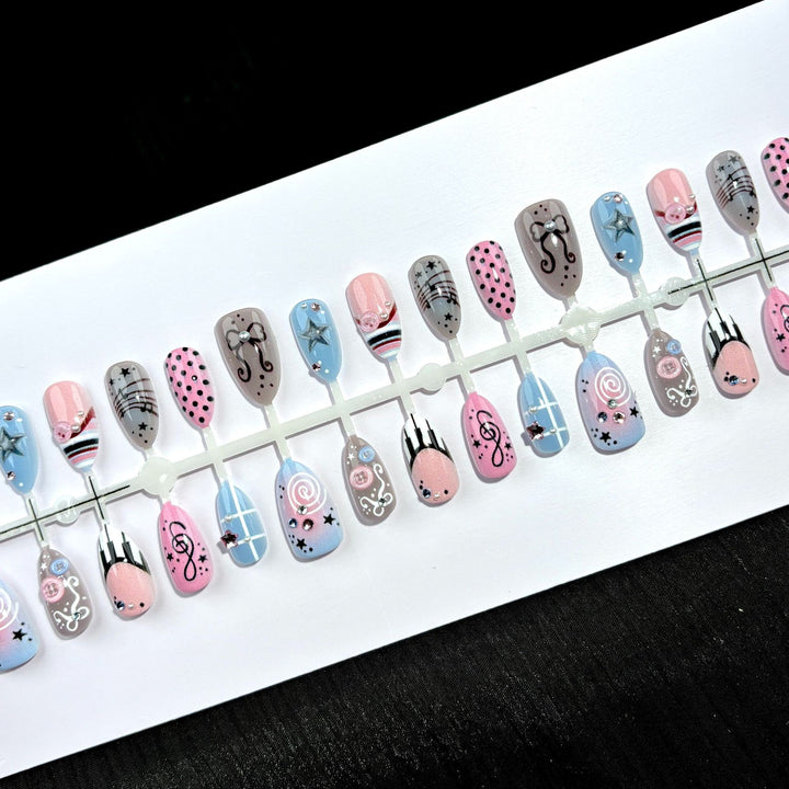 Künstlerische Nagelkunst Kollektion