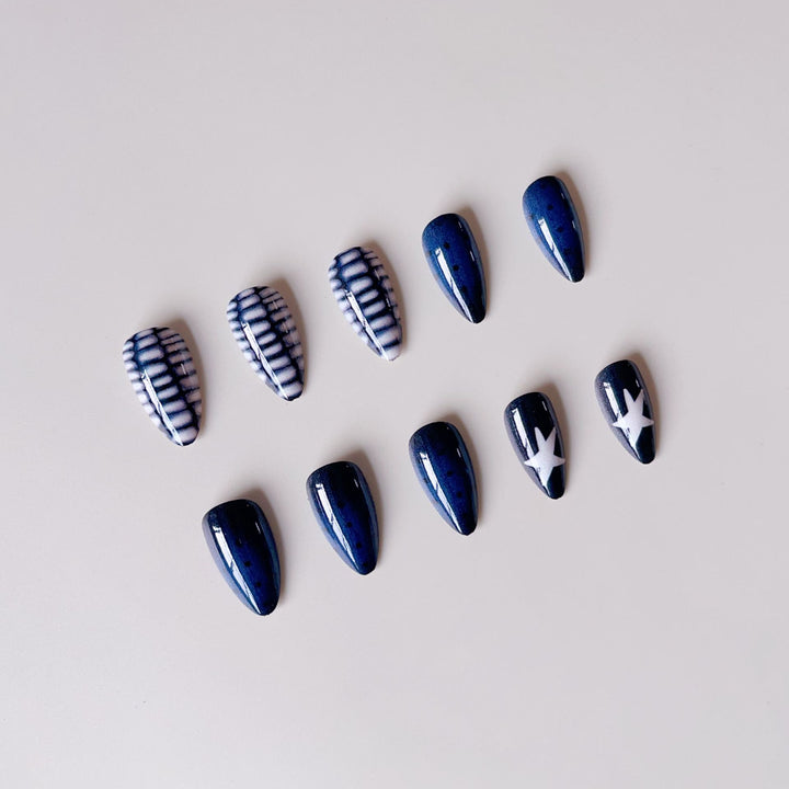 Kunstnagelset mit modischem Sternen-Design Karnz