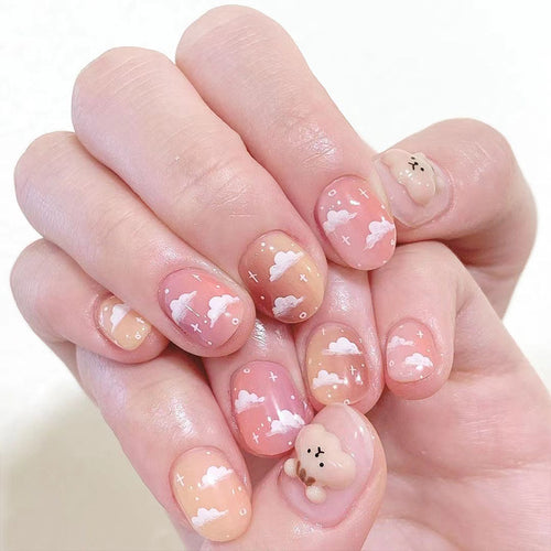 Künstliche Nagelkunst mit Wolken-Design Karnz