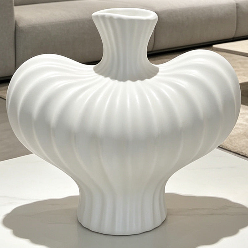 Skulptierte gerippte dekorative Vase Karnz