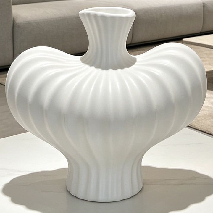 Skulptierte gerippte dekorative Vase Karnz