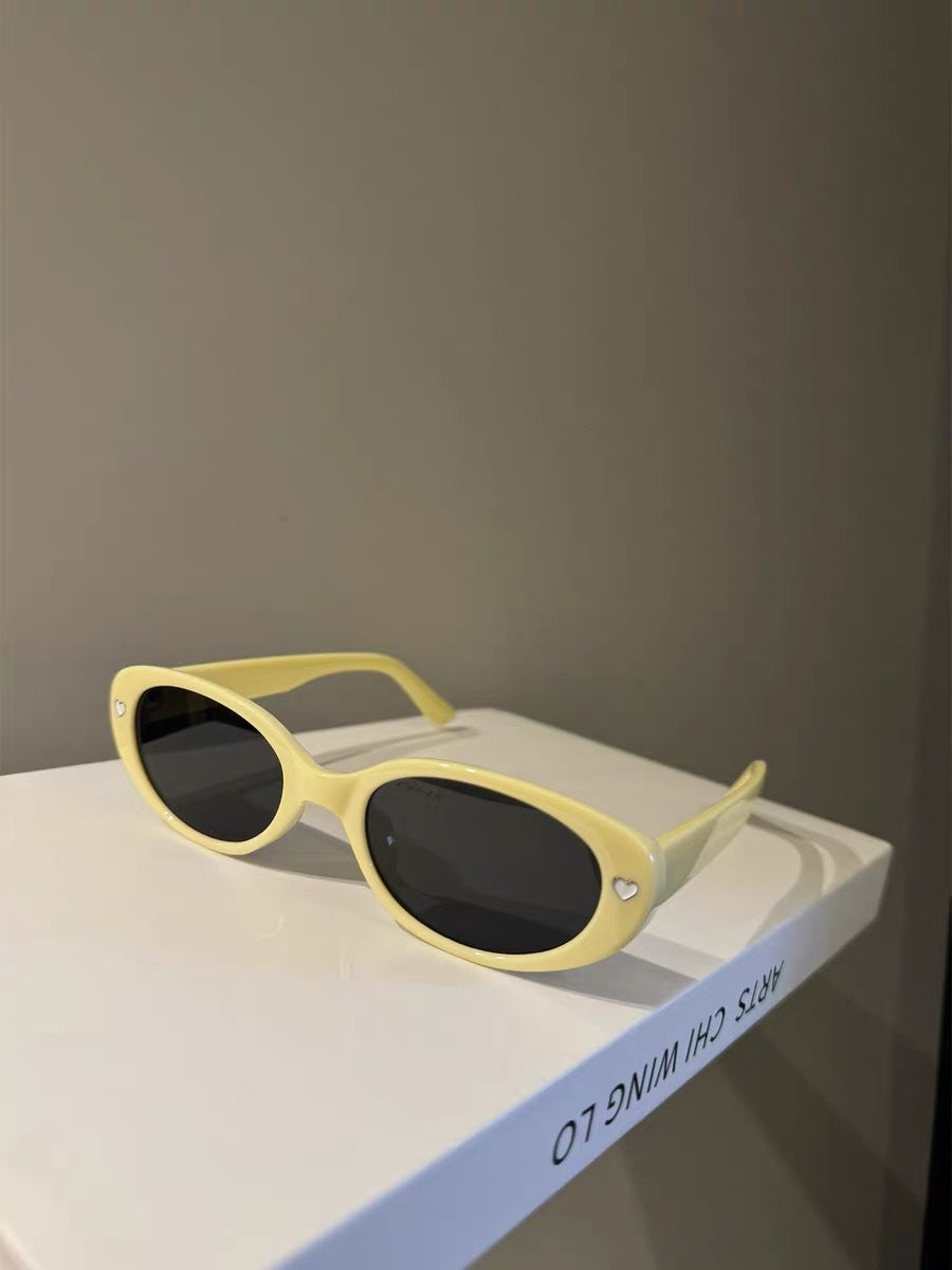 Modische Cat-Eye Sonnenbrille mit Herzen Karnz