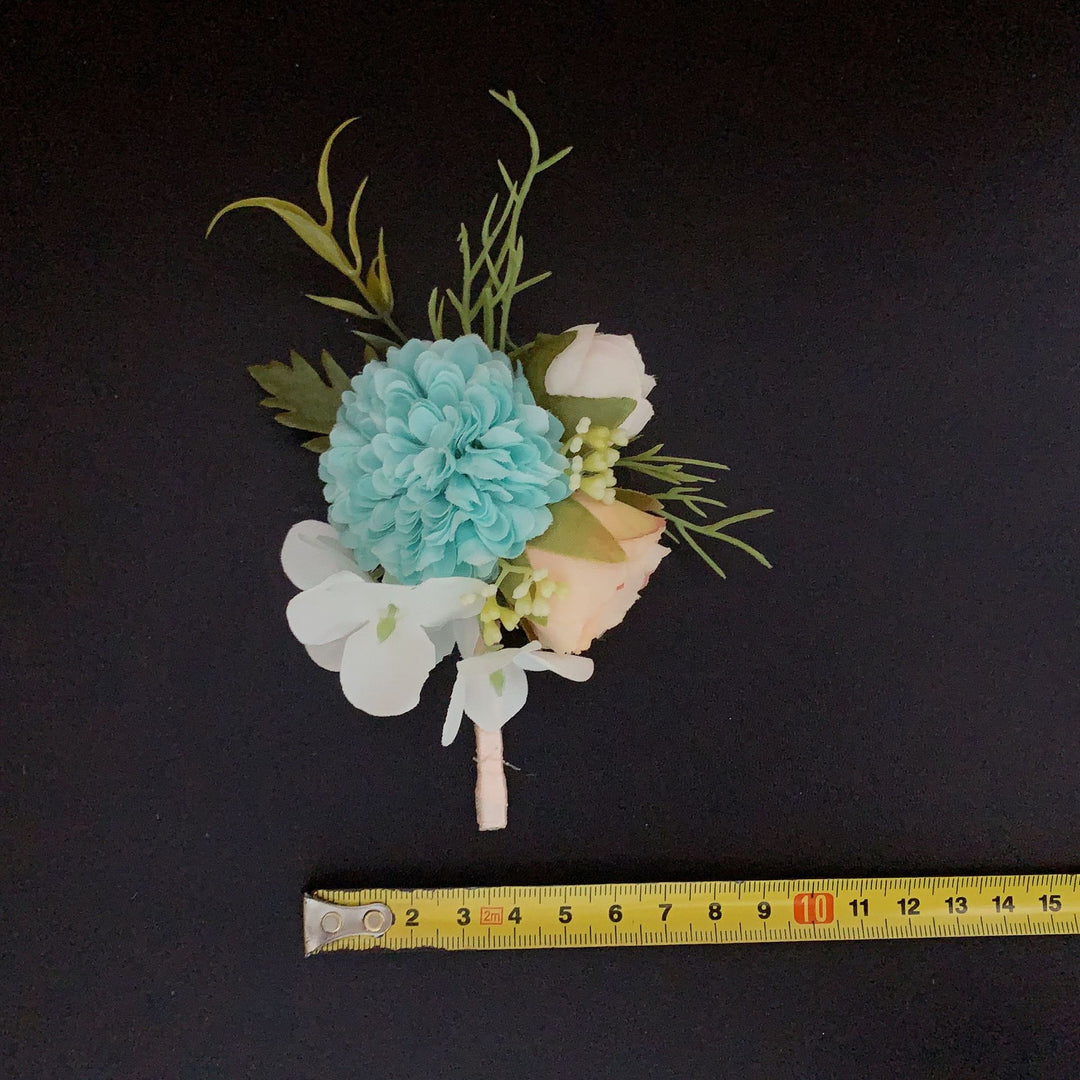 Blumenbroschen Arrangement