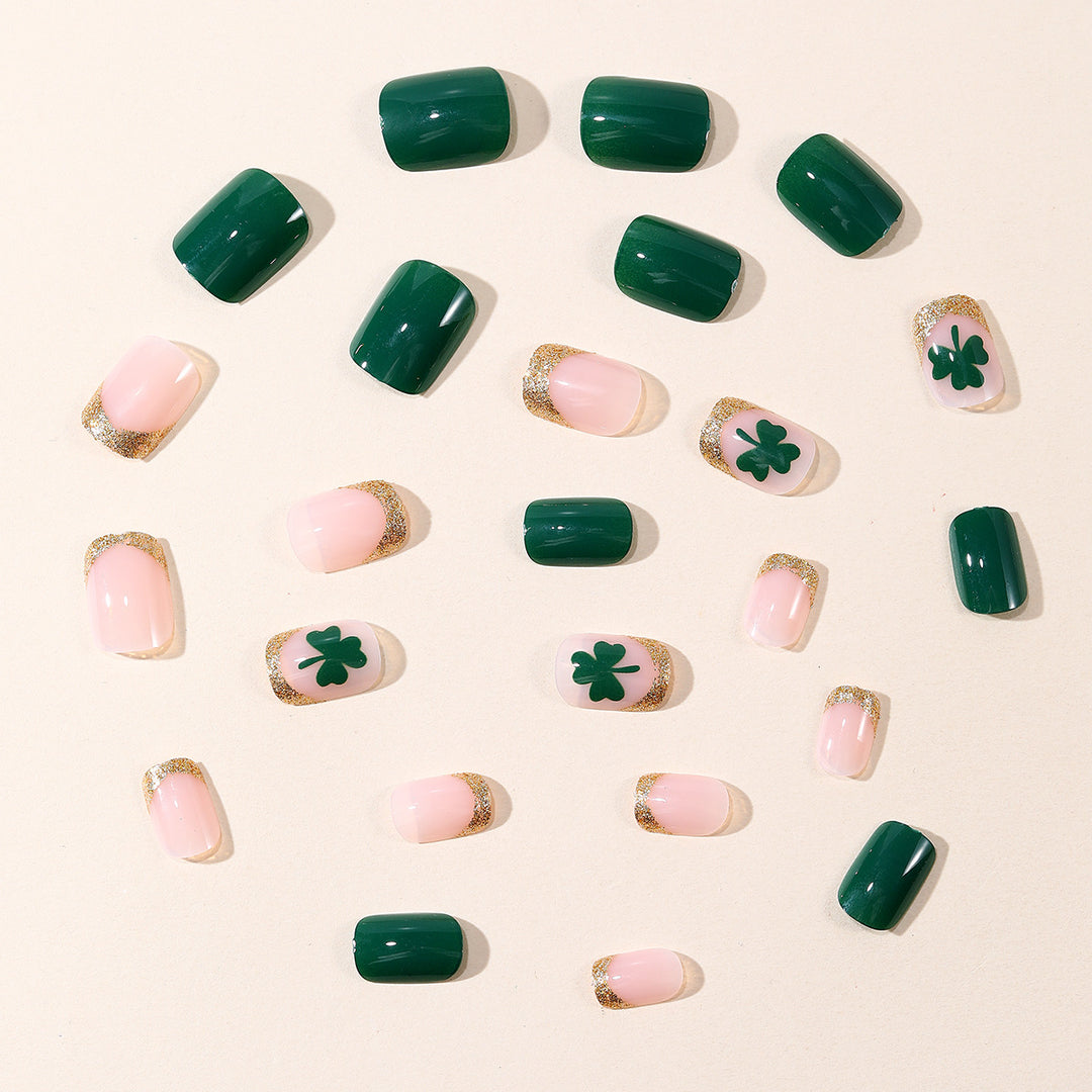 Festliche Shamrock-Themen-Nagelverlängerungen Karnz