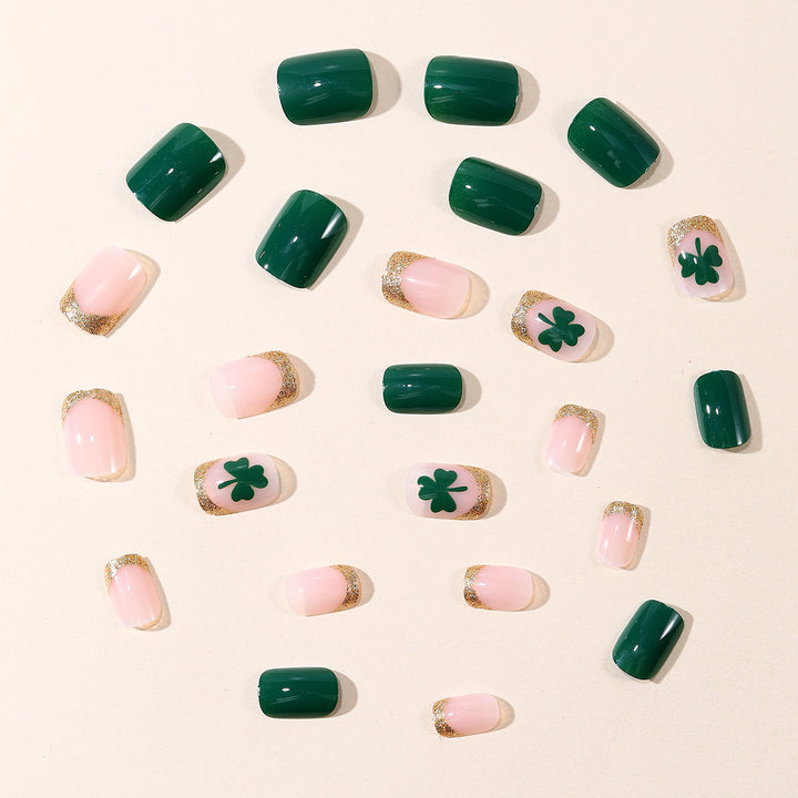 Festliche Shamrock-Themen-Nagelverlängerungen Karnz