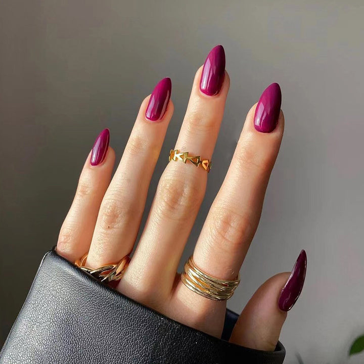 Elegante Acryl-Nägel mit Hochglanz-Finish Karnz