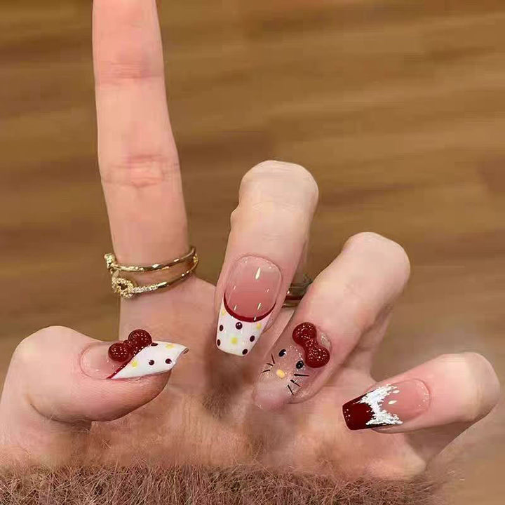 Glänzende Press-On-Nagelerweiterungen Karnz