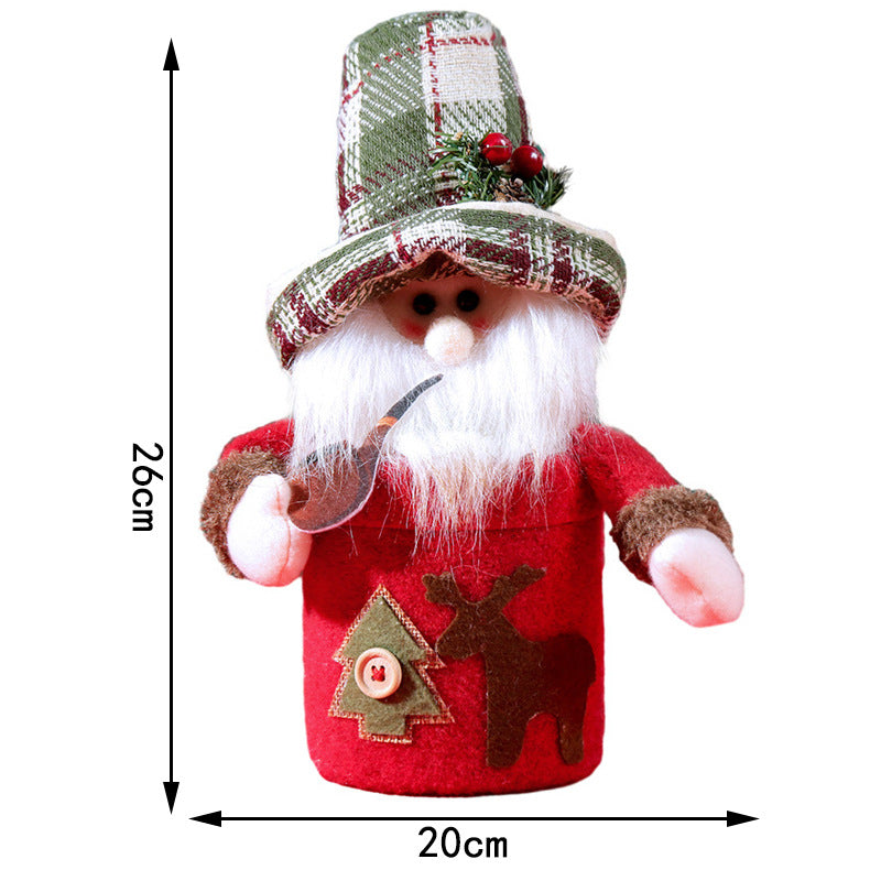 Dekorative Schneemannfigur mit Herzmuster