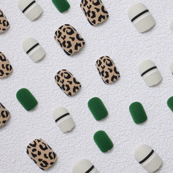 Trendige Nagelkunst Set Karnz