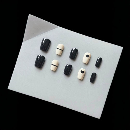 Elegantes Press-On Nagelkunst-Set mit modernem minimalistischen Design