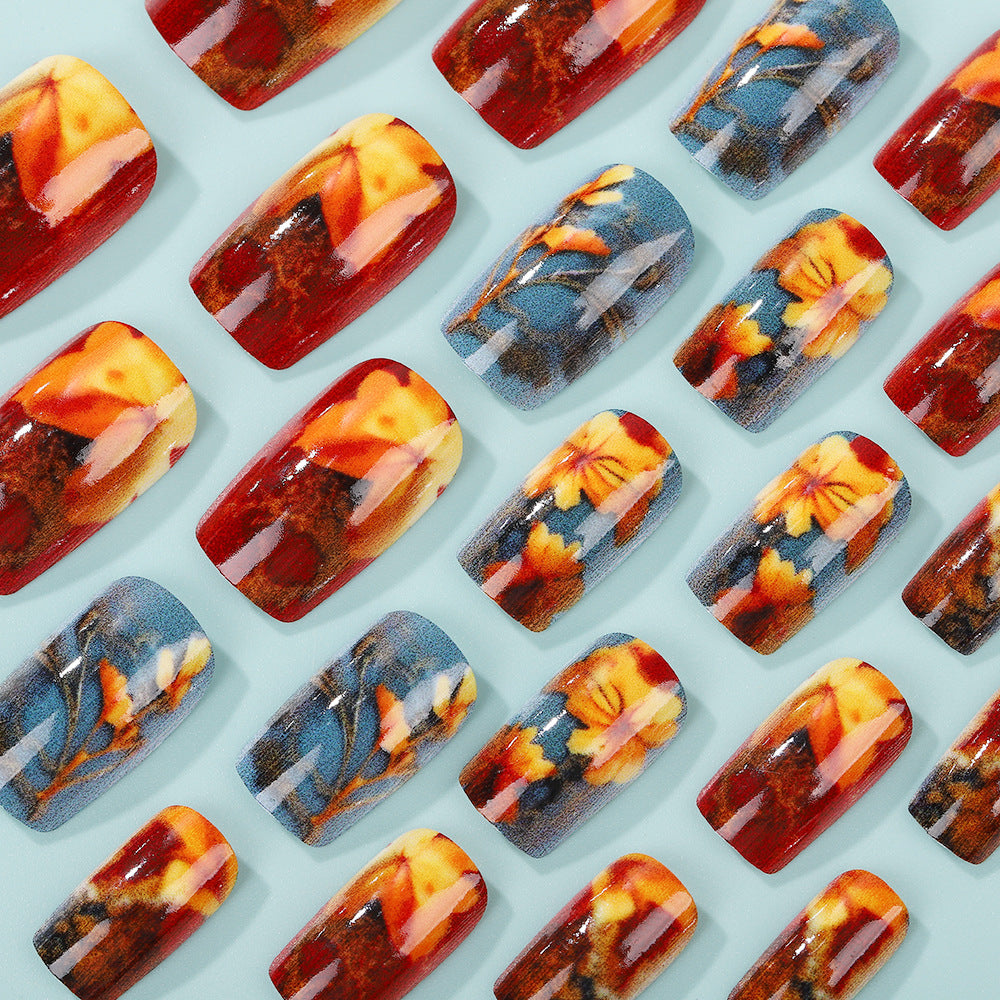 Kreatives Design-Nagelset Karnz