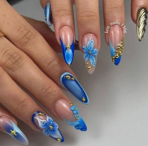 Künstlerische Blumen Nagelkunst Verlängerungen Karnz