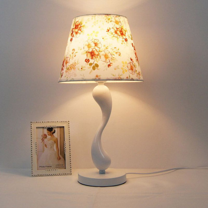 Künstlerische LED-Tischlampe