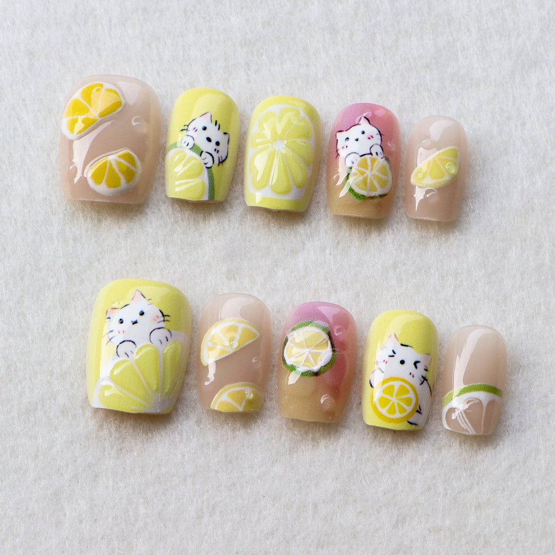 Verspieltes von Zitrus inspiriertes Press-On Nagelkunstset