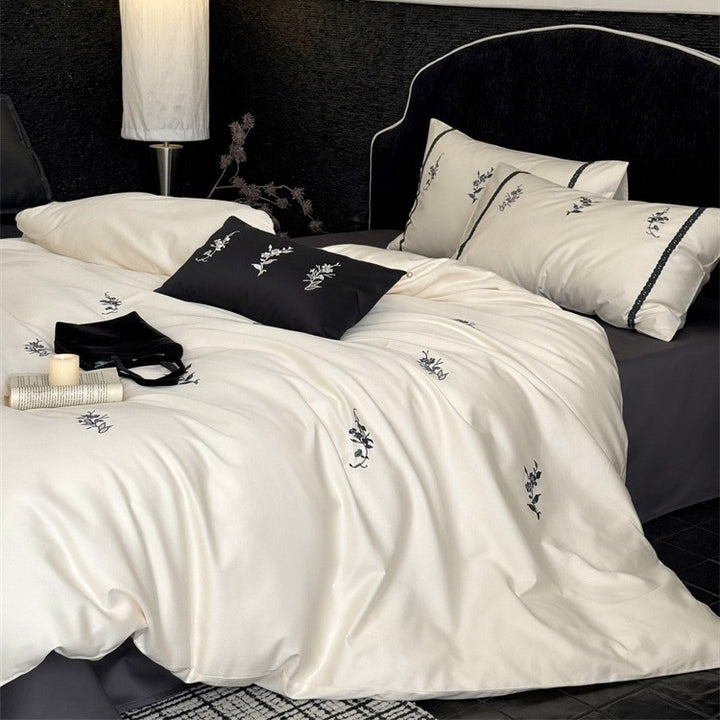 Luxuriöses Satin-Bettwäsche-Set mit feiner Blumenstickerei Karnz